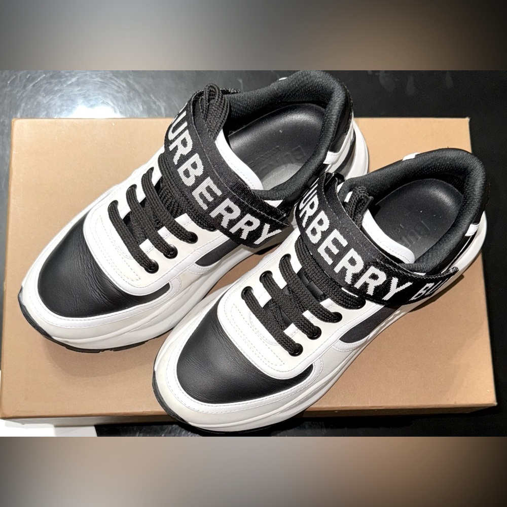 Burberry Unisex Leather Fashion Sneakers size: 5.5 or 6 - Picture 3 of 9